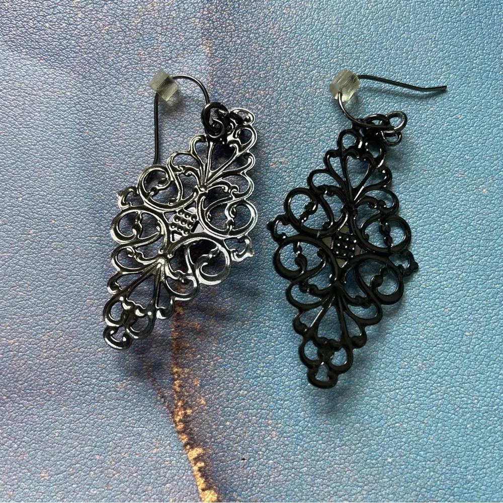 Pewter Filigree Boho Drop Earrings Pink Purple Stone Accent Y2K Dainty‎ Jewelry